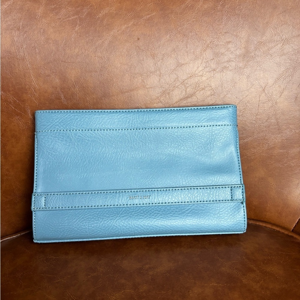 Matt & Nat Light Blue Vegan Leather Clutch Purse Minimalist Eco-conscious - Picture 3 of 8